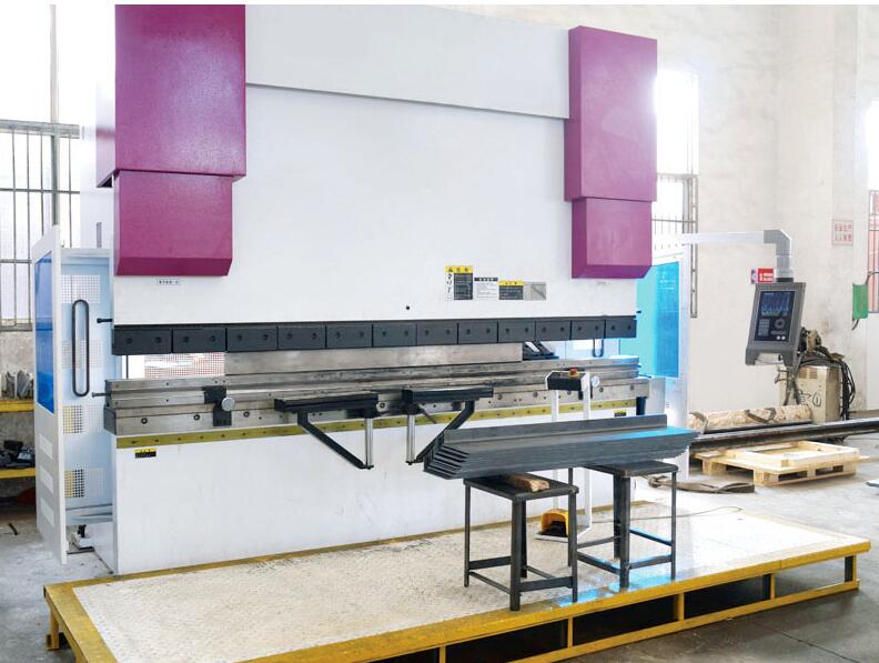 Large CNC bending machine